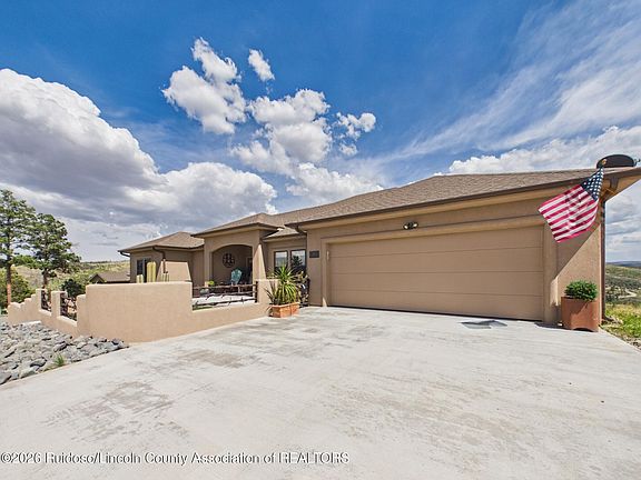 2nd image of 206 Timberline Pl