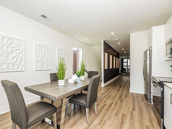5th image of 542 Southgate Ave Unit 228