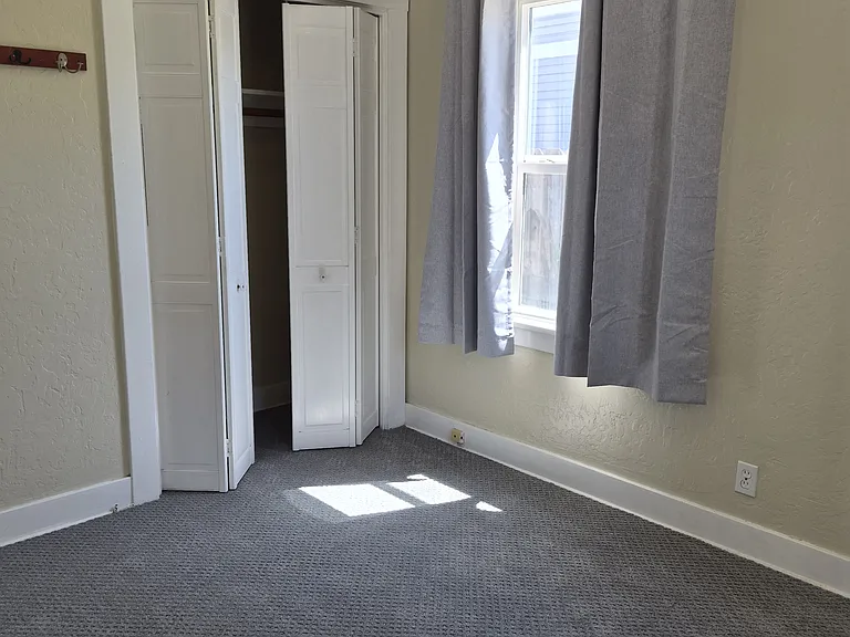 418 Park St — Photo 12