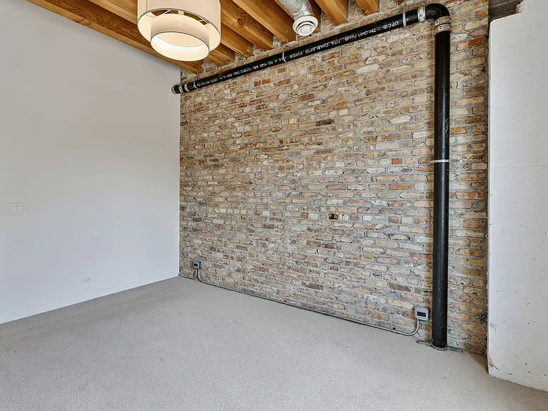 1401 N Western Ave — Photo 43