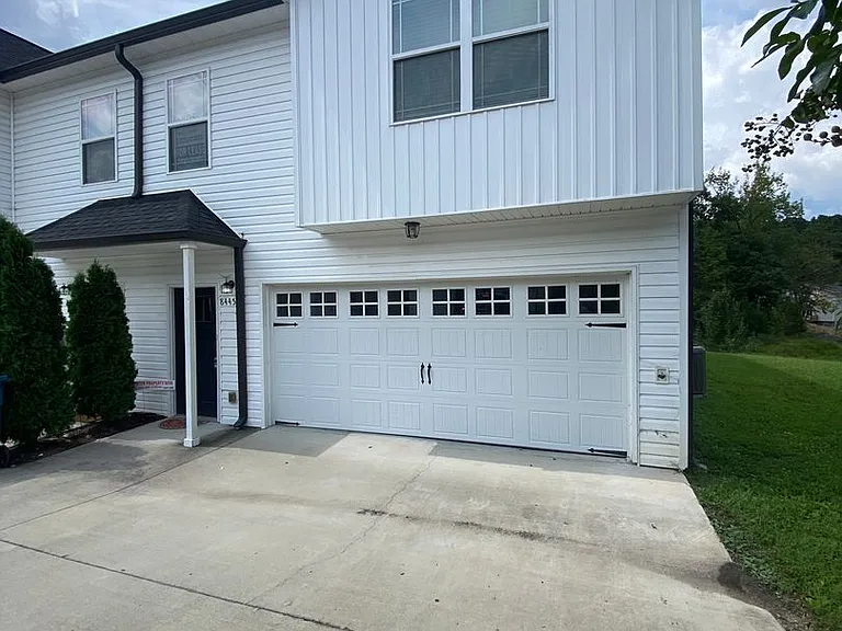 8445 Brookmoor Ln — Photo 2