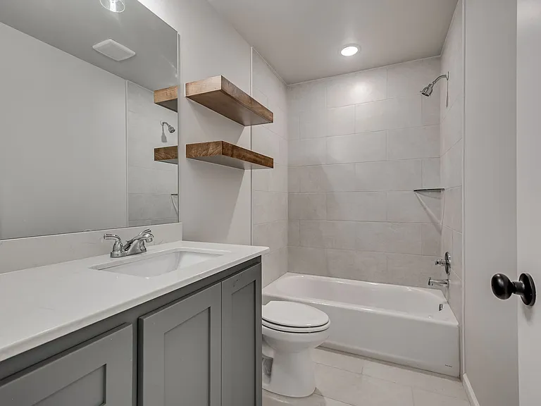 4905 Misty Wood Ln — Photo 25
