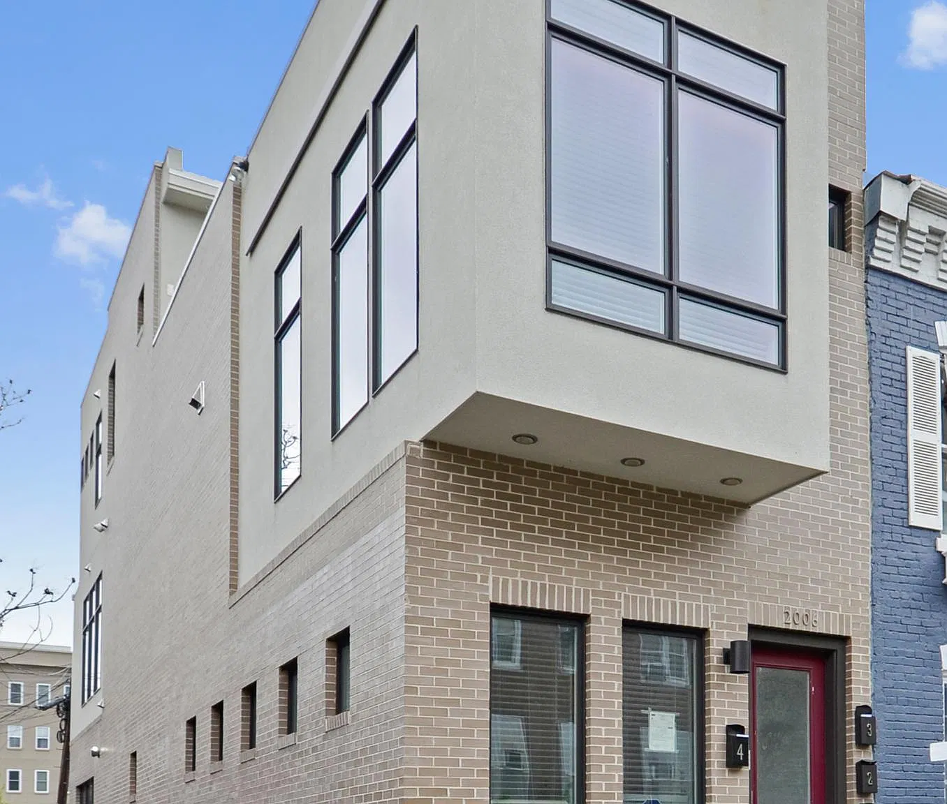 1 bed, 900 sqft, $2,050 — Photo 1