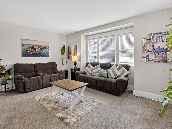 3rd image of 1339 West BOULEVARD