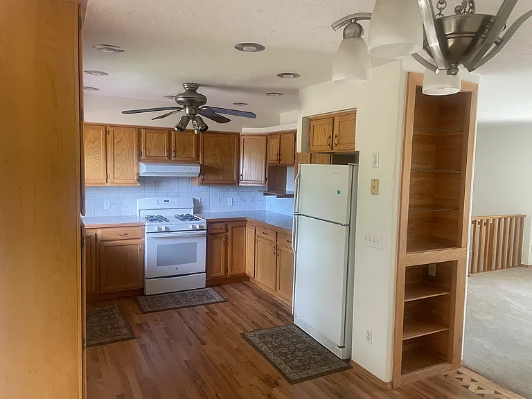1222 Lake Forest Cir — Photo 21