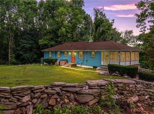 409 Woonsocket Hill Rd, North Smithfield, RI 02896