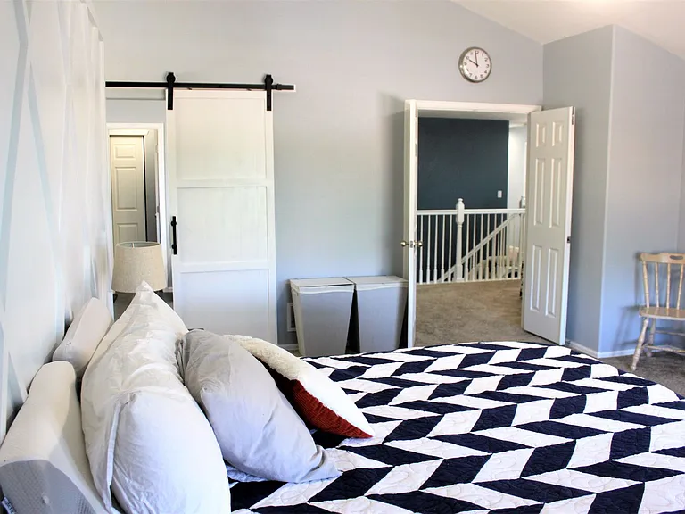 7665 Chancellor Dr — Photo 25