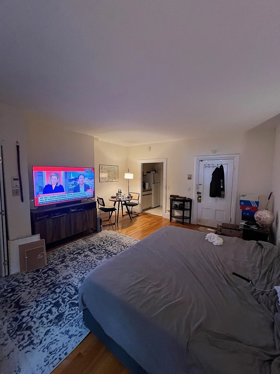 Building Photo - 135 Beacon St #1
