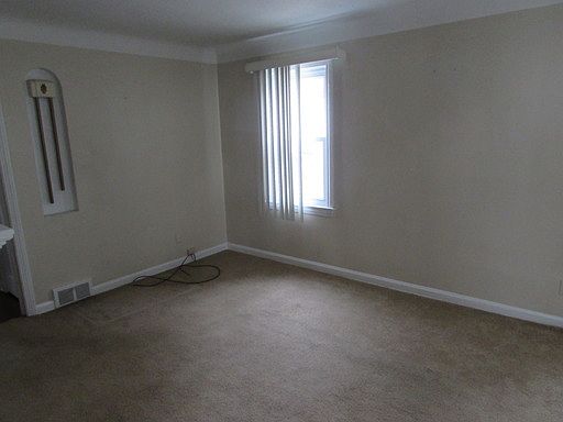 5th image of 4198 W 62nd St