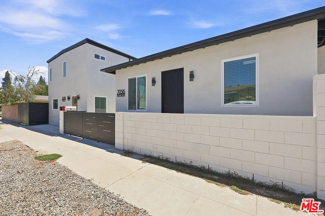 1 bed, 1.0 bath, 530 sqft, $1,990 — Photo 2