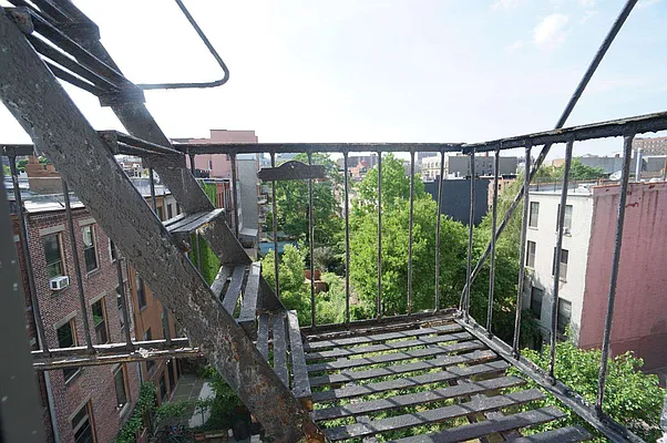 Rented by Keller Williams NYC | media 27