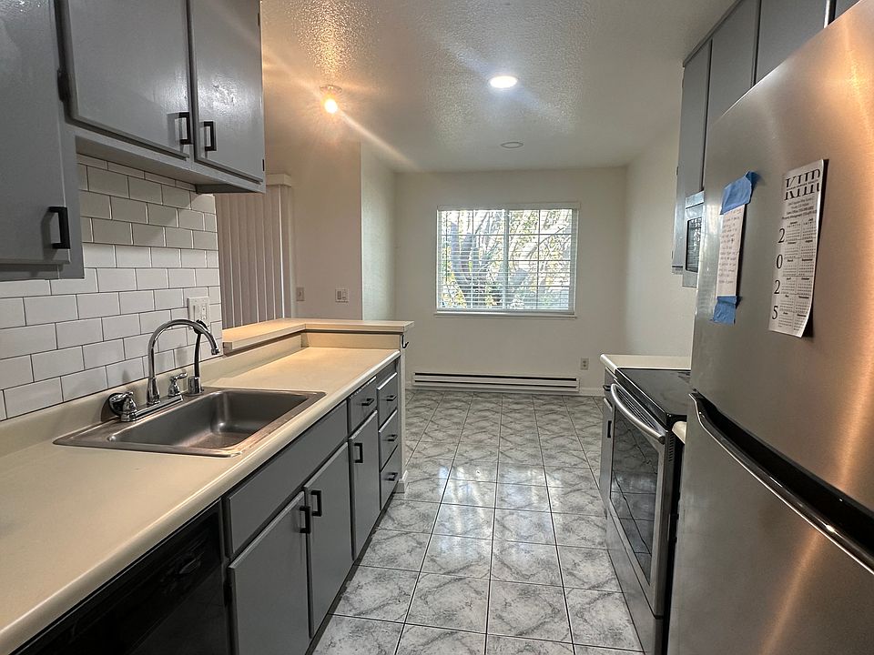 2nd image of 415 Lighthouse Dr