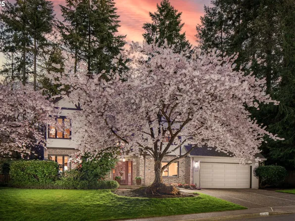 16181 Parelius Cir, Lake Oswego, OR 97034