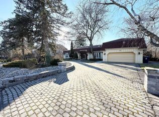 16 Brian Cliff Dr, Toronto, ON M3B2G2