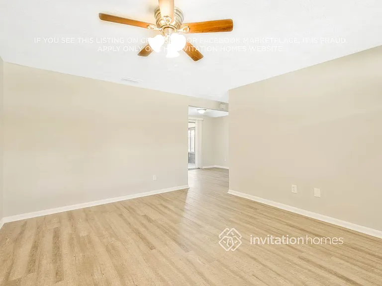 4238 Sabine Dr — Photo 3