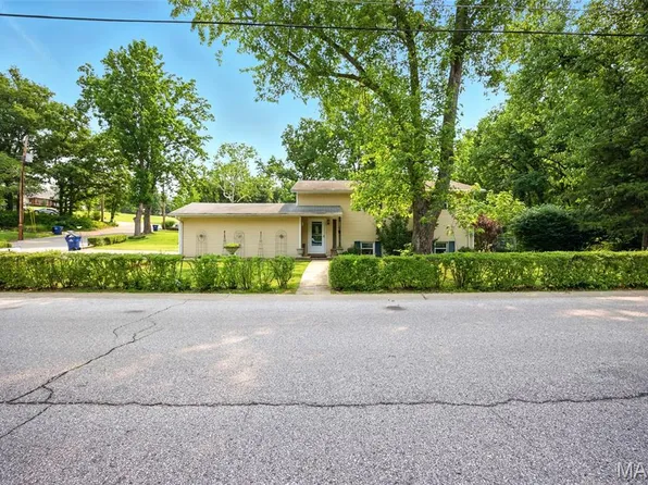 706 Edgewood Ln, Festus, MO 63028