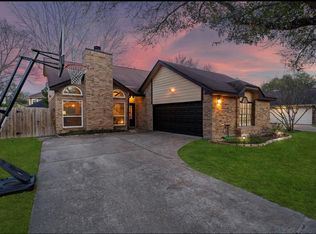 9806 Chiselhurst Dr, Houston, TX 77065