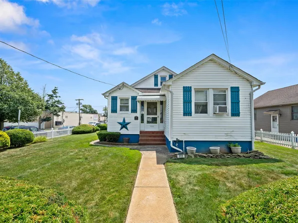 111 1st pl, Bellmore, NY 11710