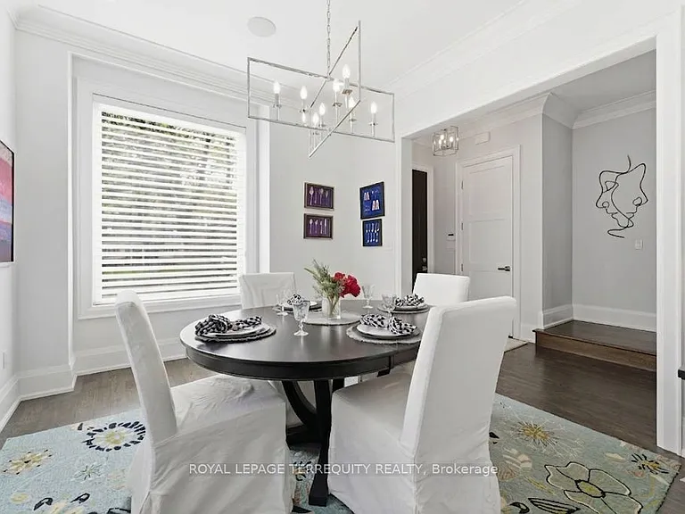 130 Edgecroft Rd — Photo 4