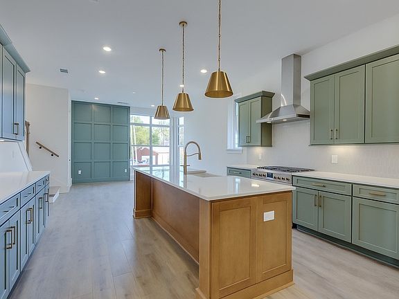 4th image of 110 Myrtle St #B