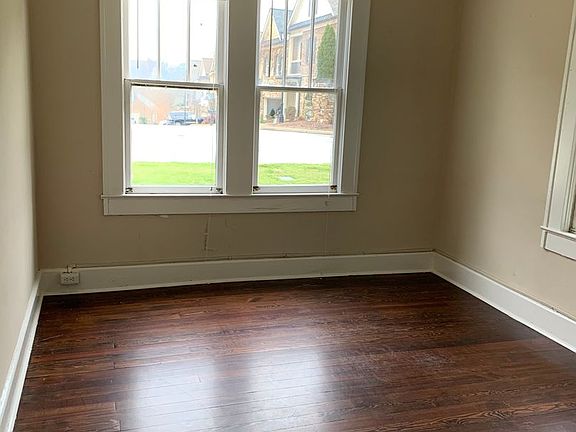 3rd image of 421 Piedmont Rd APT B