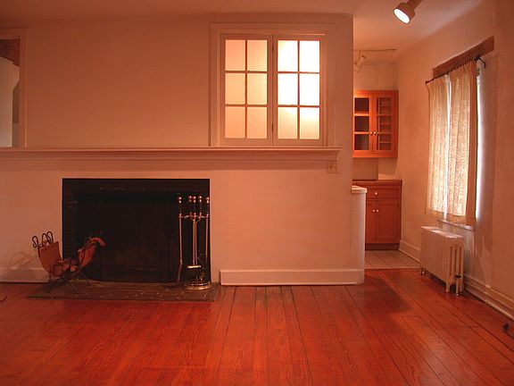 5th image of 2423 Pickwick Rd