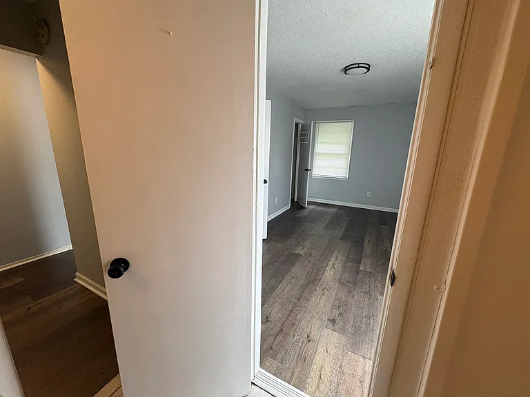 406 Cary Dr — Photo 19