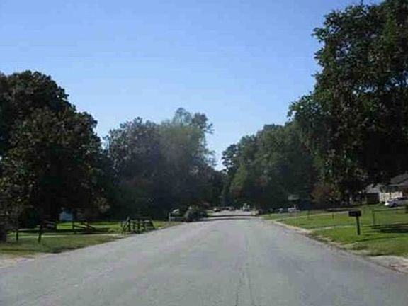 Exterior Neighborhood (street photo)