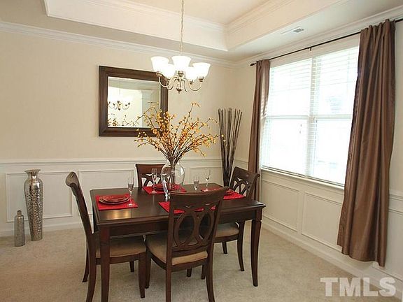 3rd image of 32 Marsala Dr