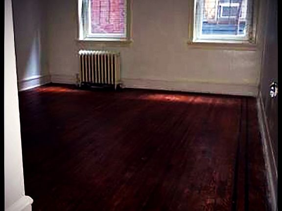 3rd image of 4700 Cedar Ave #1