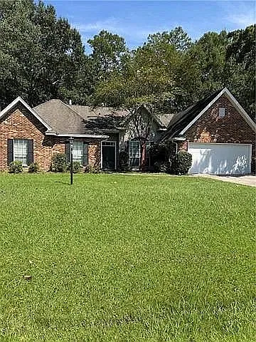 637 Apache Dr