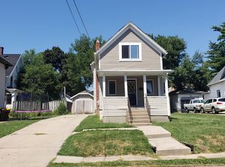 772 W Avon St, Freeport, IL 61032
