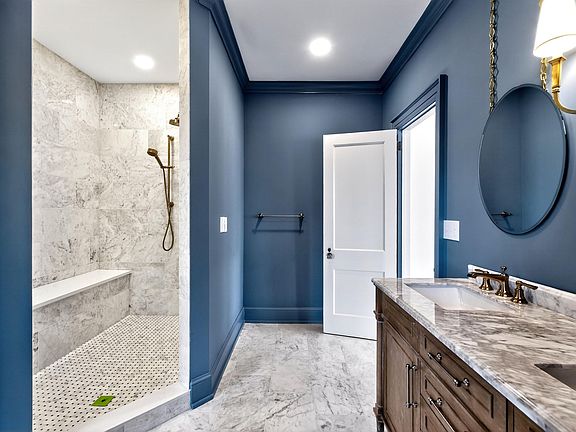 5th image of 1313 College Pl