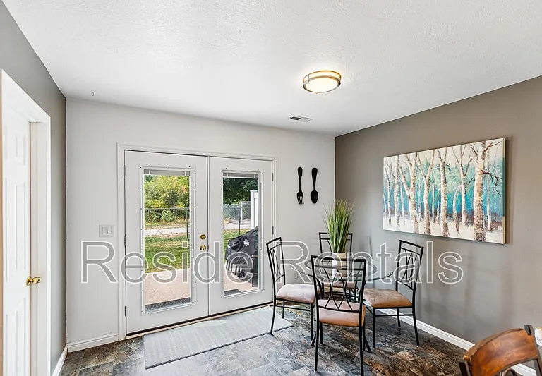 1637 Talon Dr #1 — Photo 7