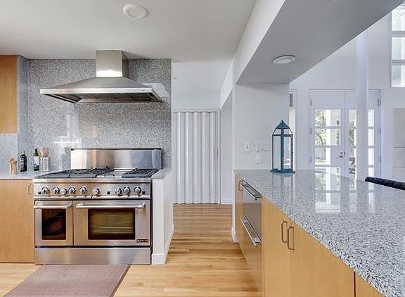 3rd image of 1904 Great Oaks Dr