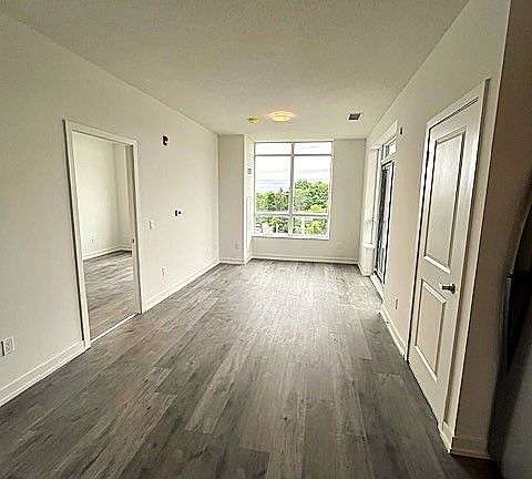 3rd image of 1010 Dundas St E #518