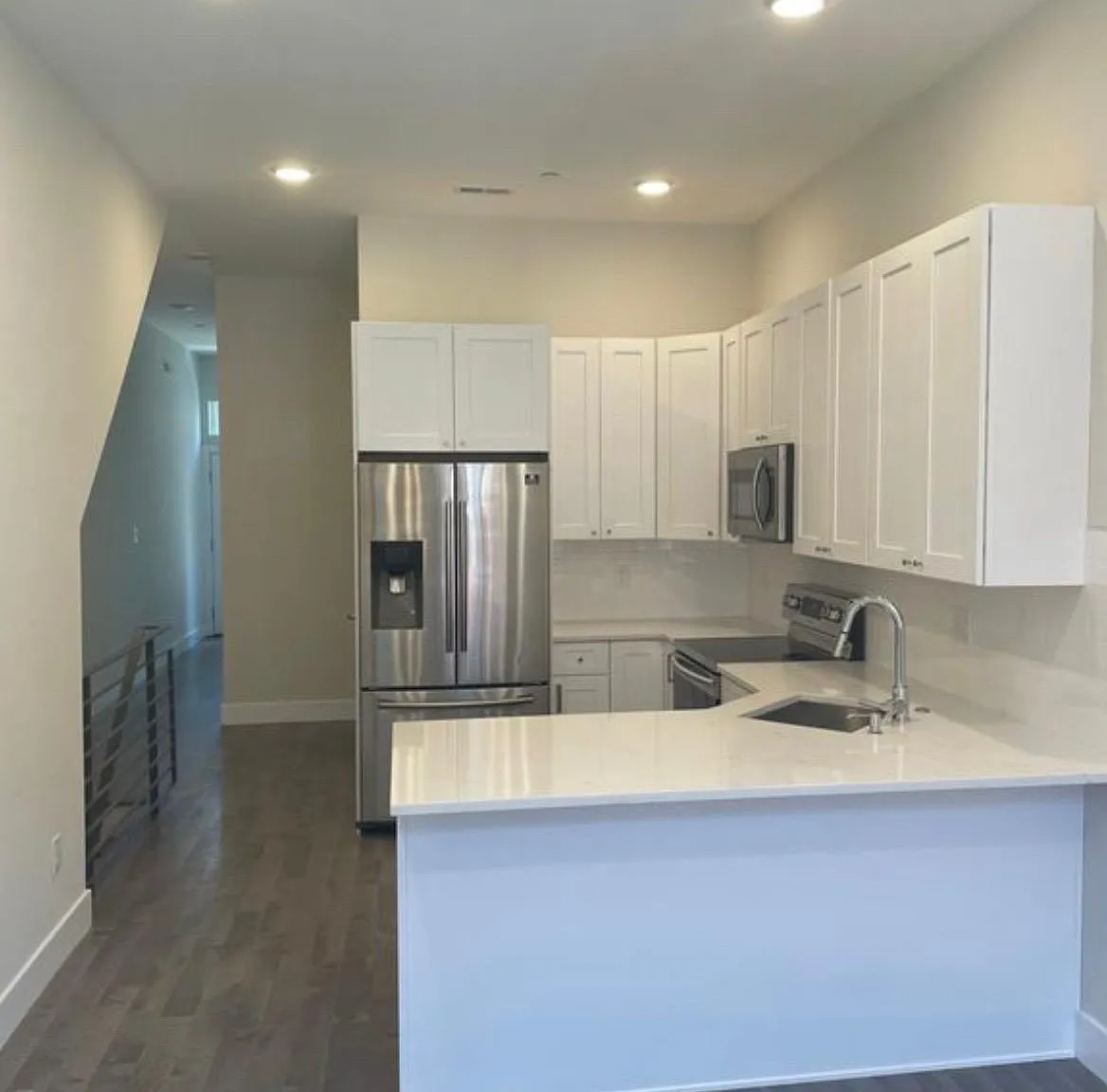 3 bed, 1100 sqft, $1,950 — Photo 1