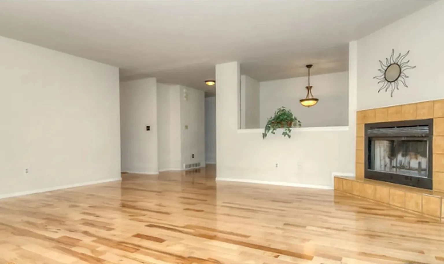 3 Bedroom Home in North Boulder Available September! — Photo 2