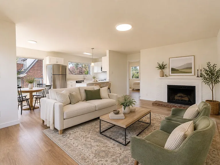Lake Court Apartments — Photo 22