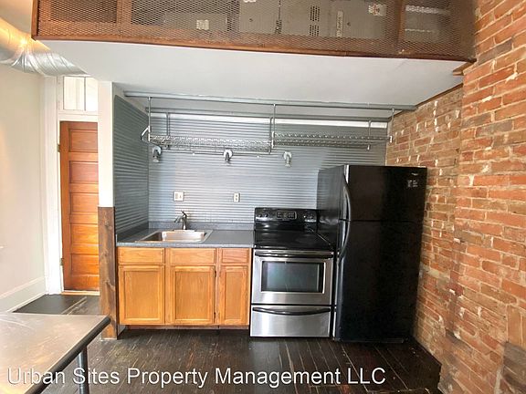 3rd image of 1443 Walnut St #4199687