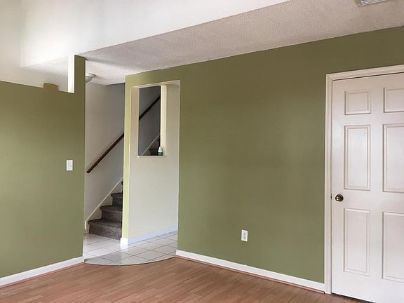 2nd image of 4230 Mount Vernon Ave APT 102