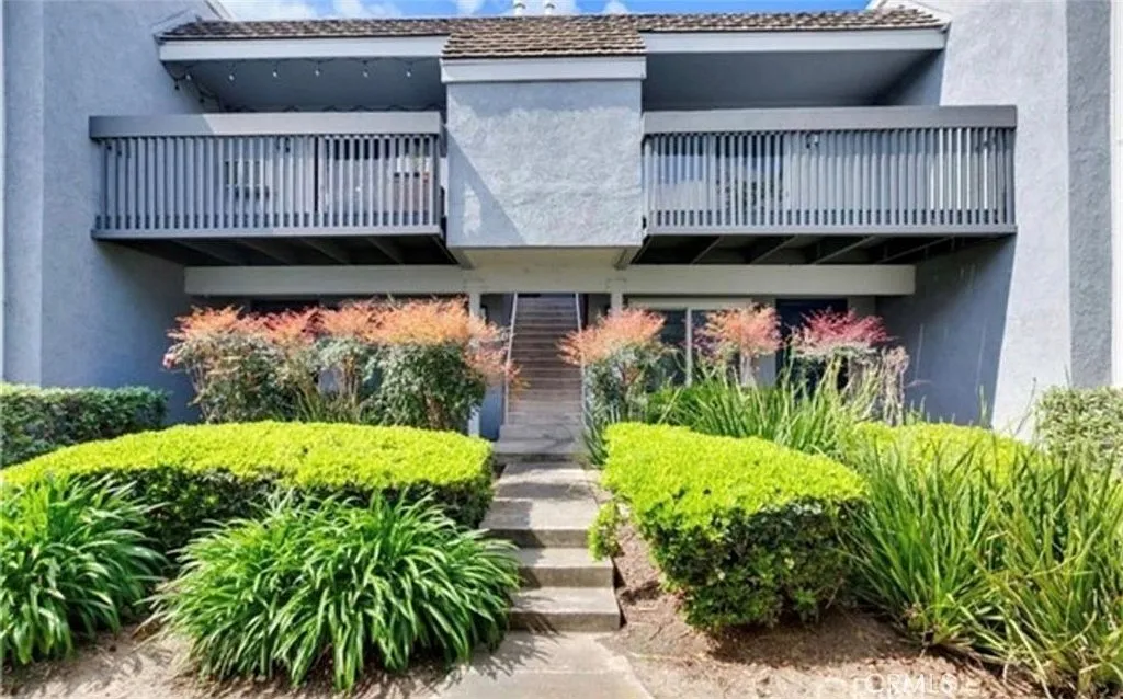 2 bed, 928 sqft, $3,200 — Photo 1