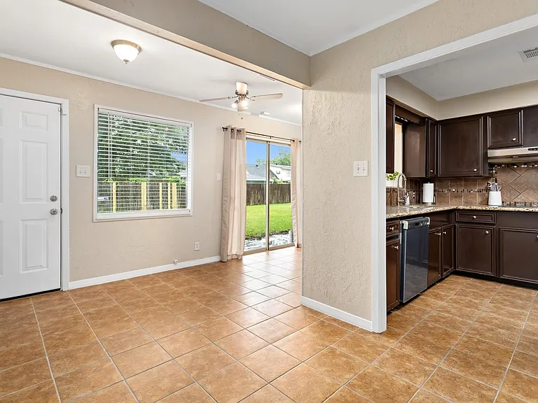 340 Maxwell Dr — Photo 11