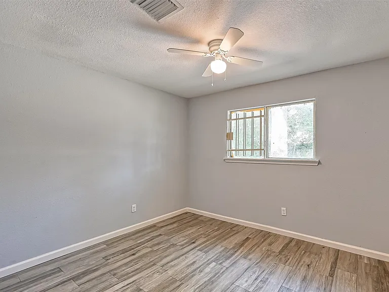 8623 Valley Forest Dr — Photo 22
