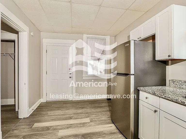 1605508_007_kitchen_7.jpg