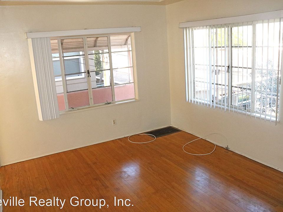 1st image of 4479 Euclid Ave