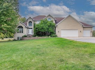 2103 Birch Creek Rd, De Pere, WI 54115