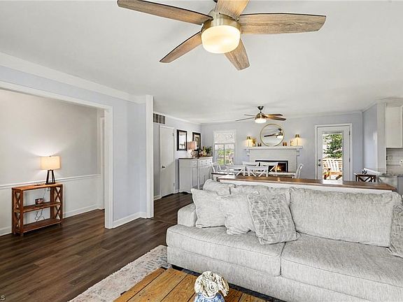 2nd image of 1917 Oak Ridge Rd