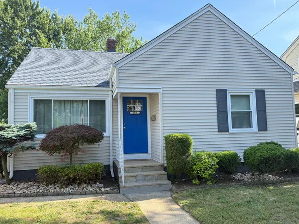 208 4th St, Keansburg, NJ 07734