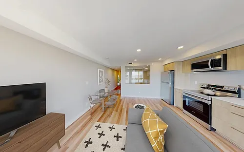 408 E Columbia St #604 Photo 1